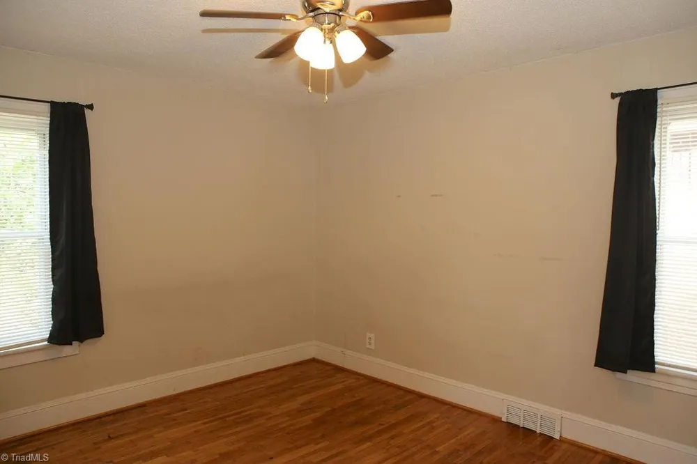 2214 Walker Avenue Greensboro, NC 27403