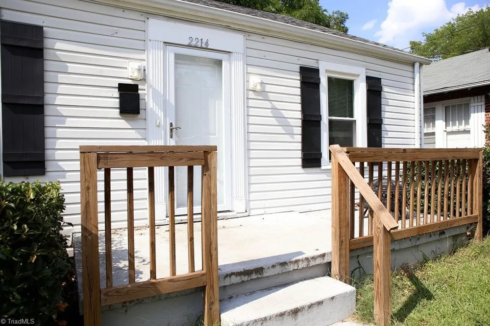 2214 Walker Avenue Greensboro, NC 27403