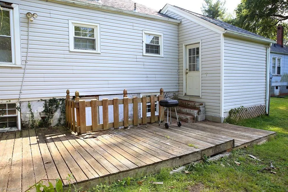 2214 Walker Avenue Greensboro, NC 27403