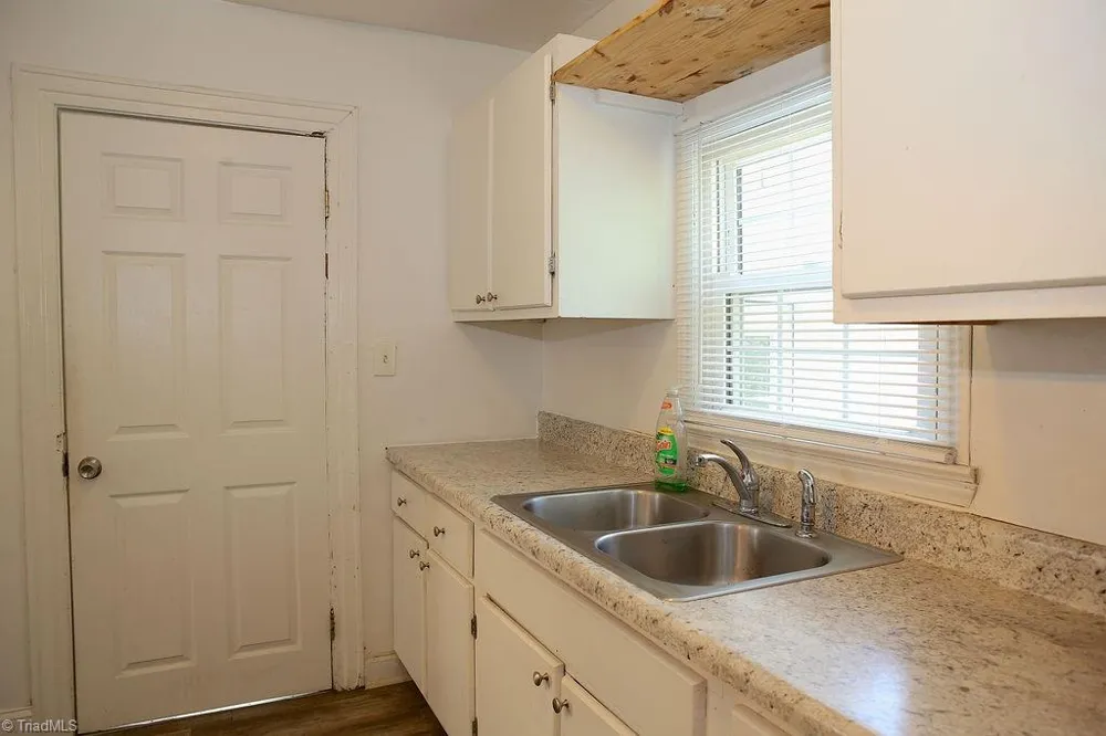 2214 Walker Avenue Greensboro, NC 27403