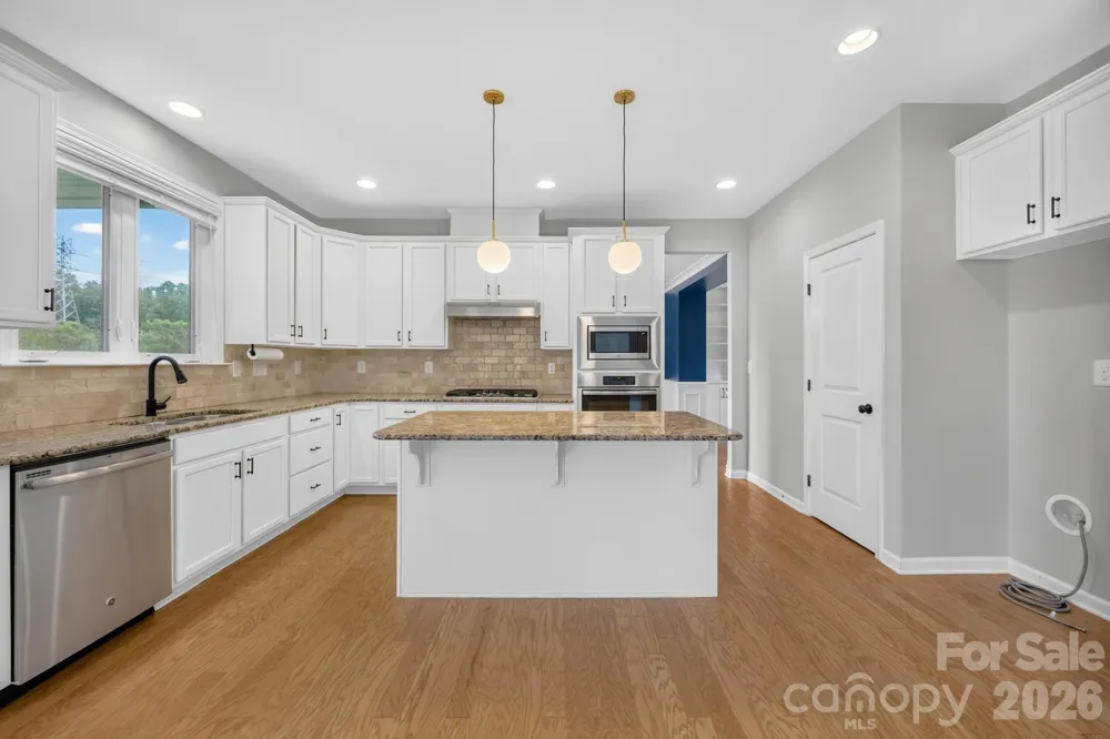 1004 Hawker Road Matthews, NC 28104