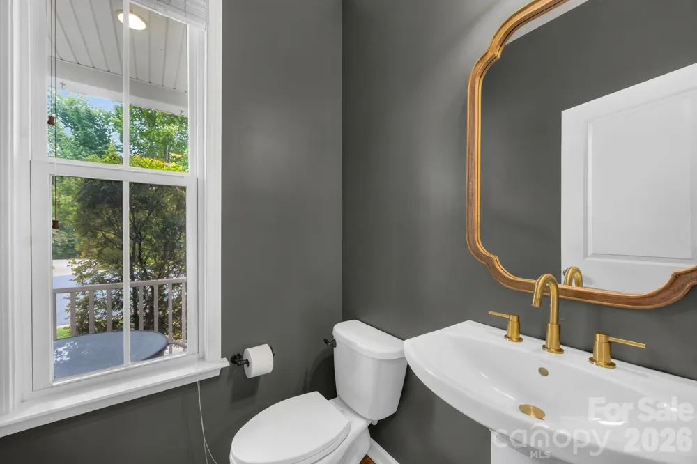 1004 Hawker Road Matthews, NC 28104