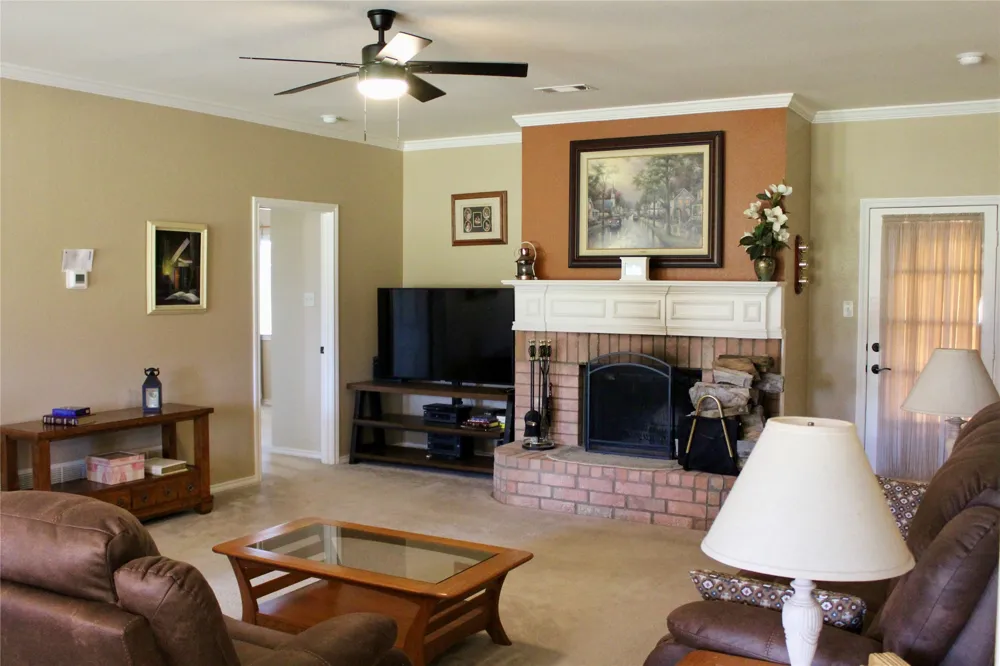 166 Meadowview Circle Van Alstyne, TX 75495