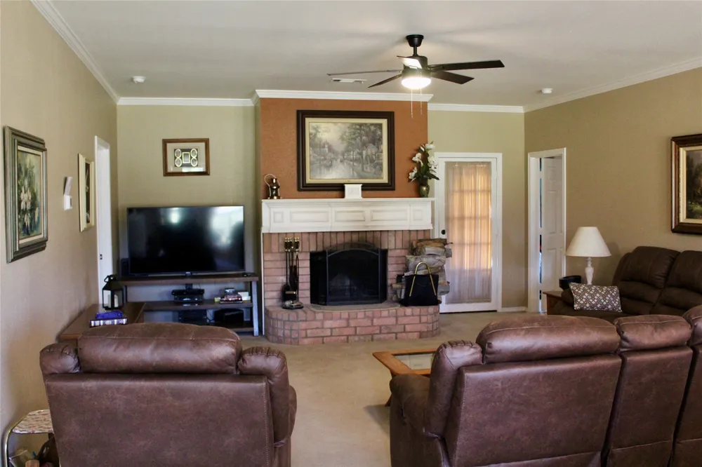 166 Meadowview Circle Van Alstyne, TX 75495