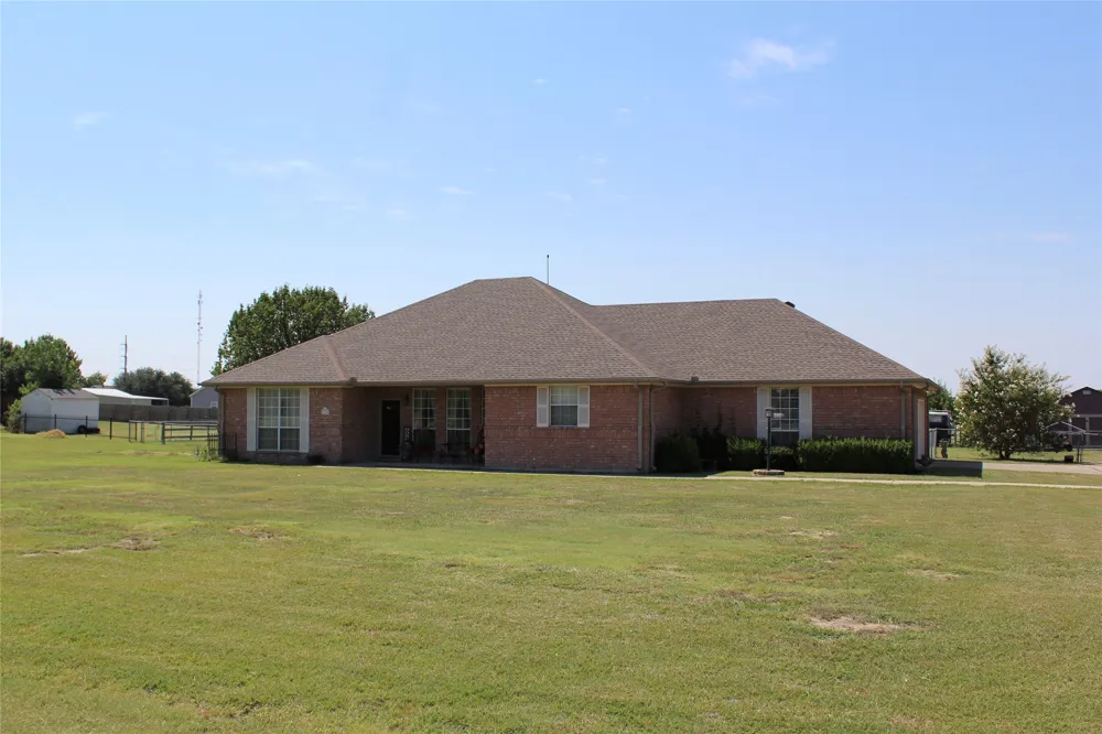 166 Meadowview Circle Van Alstyne, TX 75495