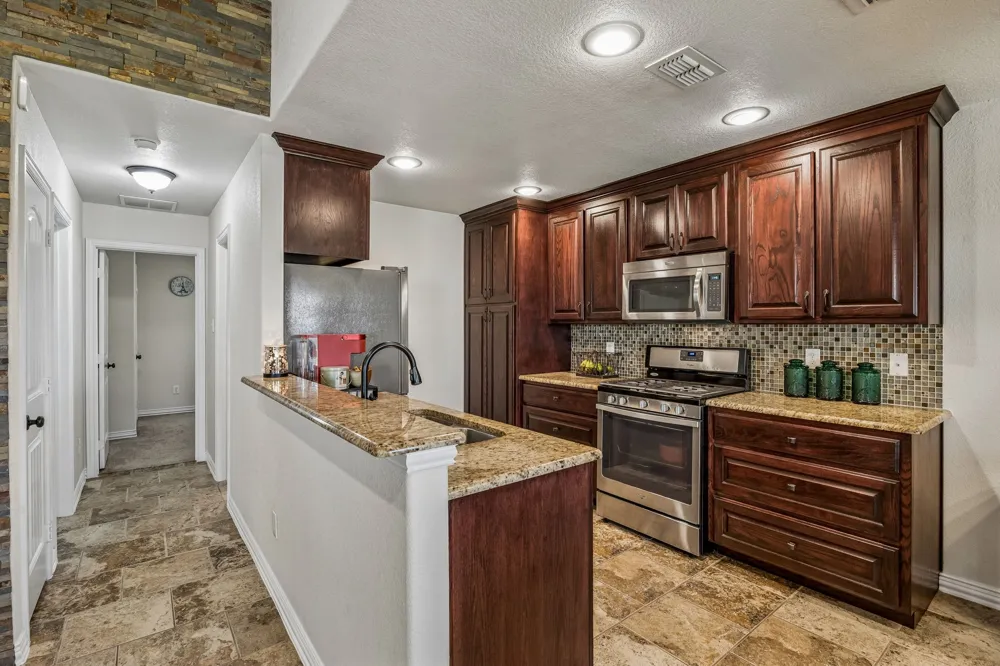 206 King George Way Ponder, TX 76259