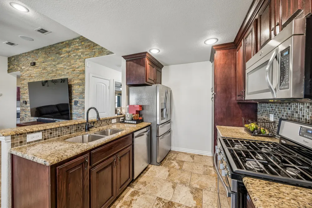 206 King George Way Ponder, TX 76259