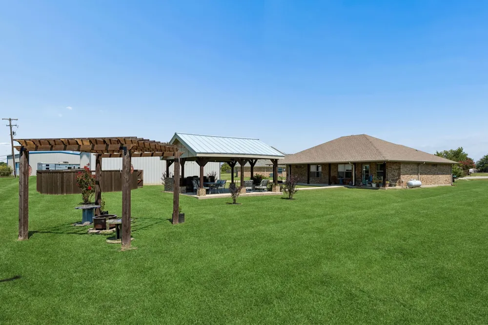 206 King George Way Ponder, TX 76259
