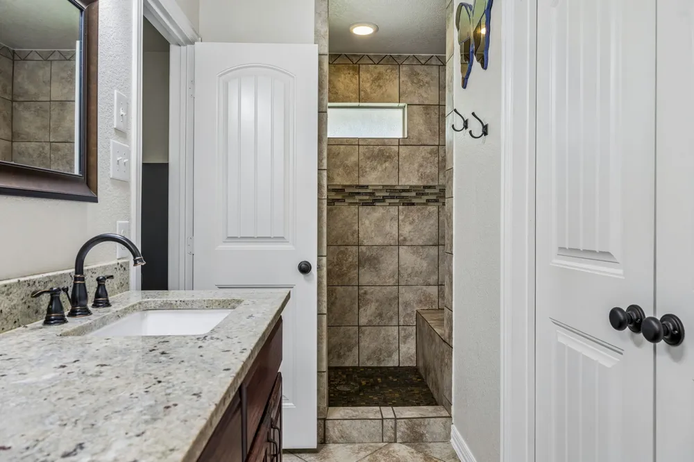 206 King George Way Ponder, TX 76259