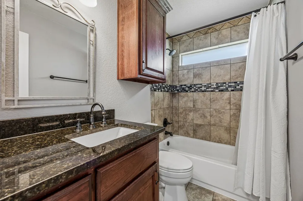 206 King George Way Ponder, TX 76259