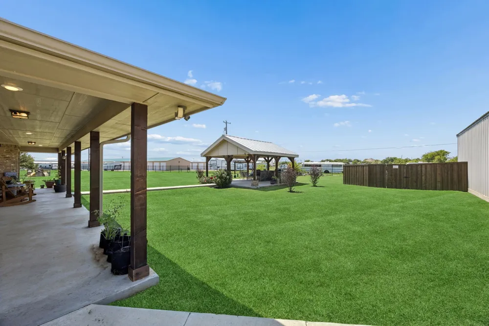 206 King George Way Ponder, TX 76259
