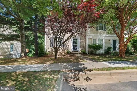 42 ABBEY BRIDGE COURT