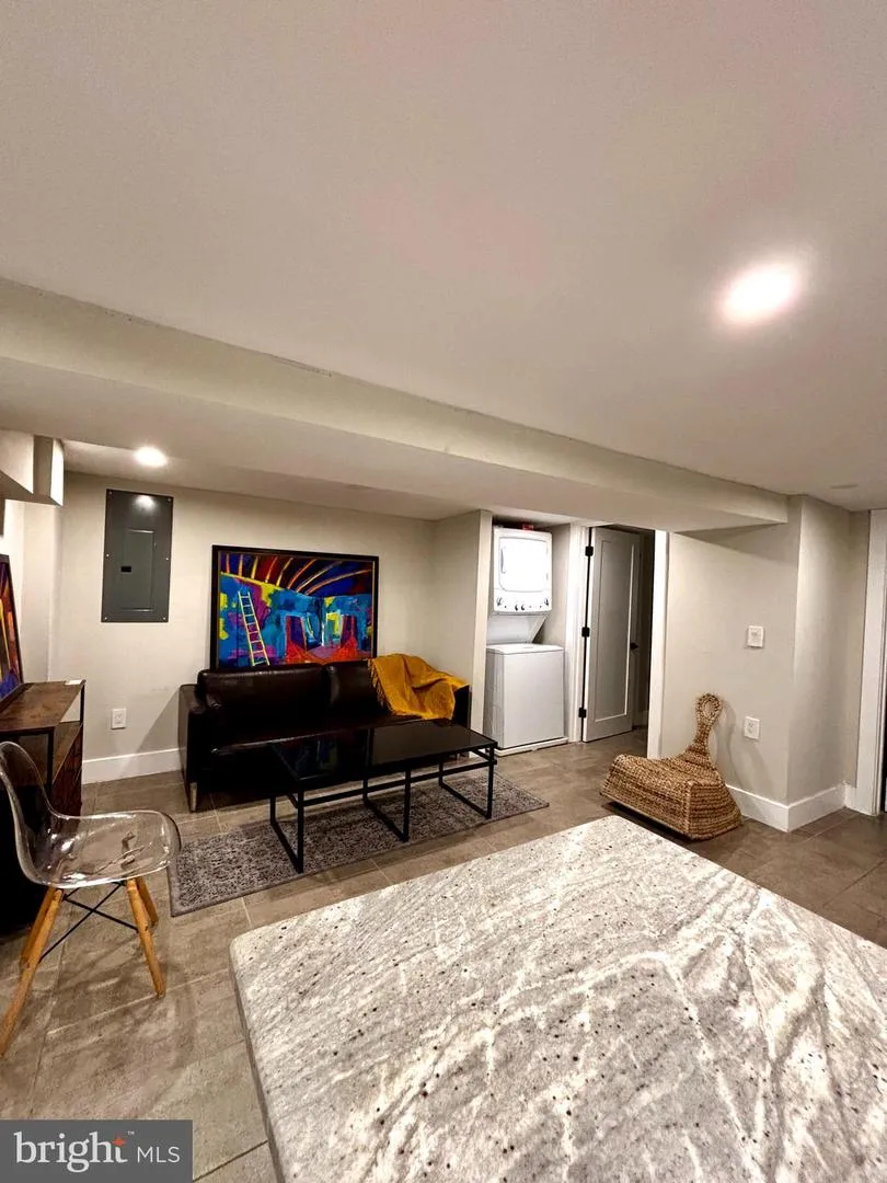 719 QUEBEC PLACE NW #1 Washington, DC 20010