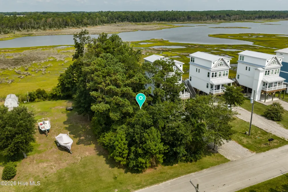 L88 Atkinson Point Road Surf City, NC 28445