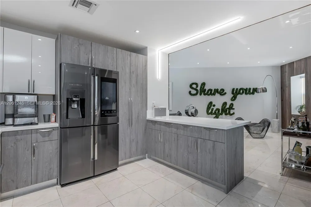 18460 NE 30th Ave #18460 Aventura, FL 33160