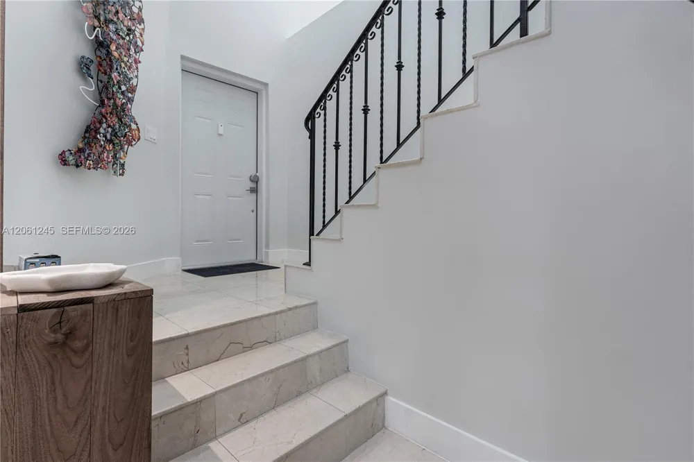 18460 NE 30th Ave #18460 Aventura, FL 33160