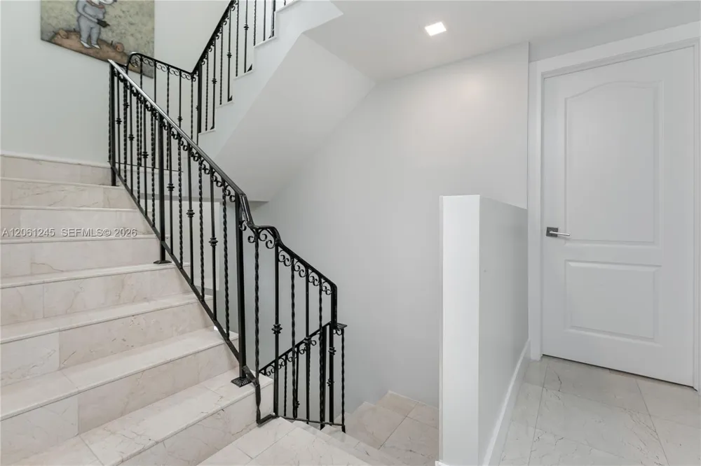 18460 NE 30th Ave #18460 Aventura, FL 33160