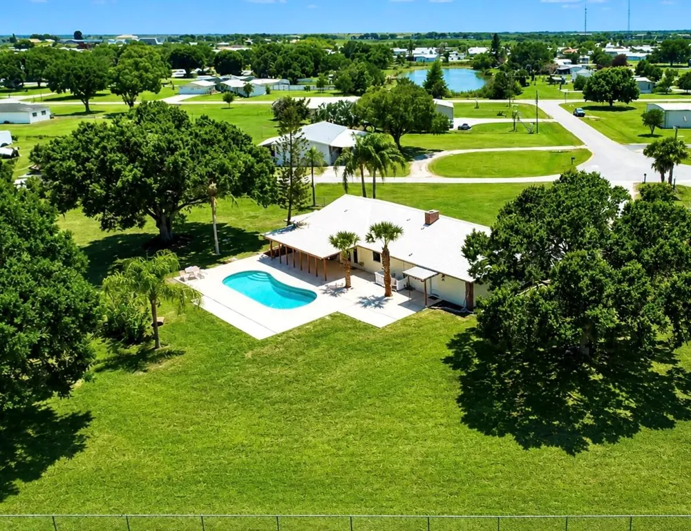3856 SW 11TH AVENUE Okeechobee, FL 34974