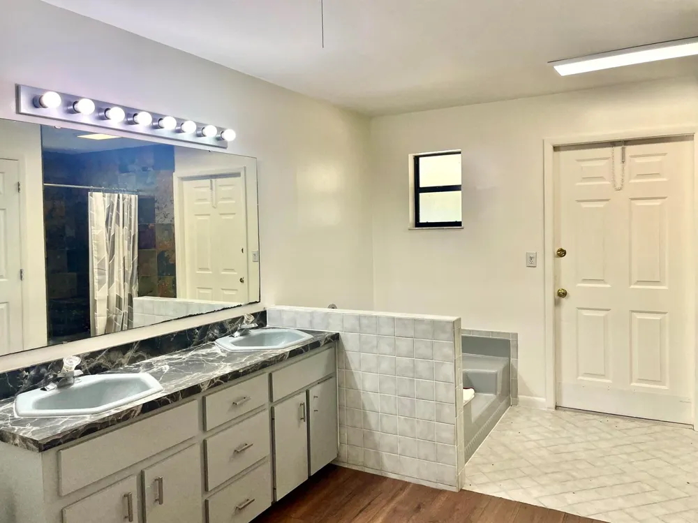 3856 SW 11TH AVENUE Okeechobee, FL 34974