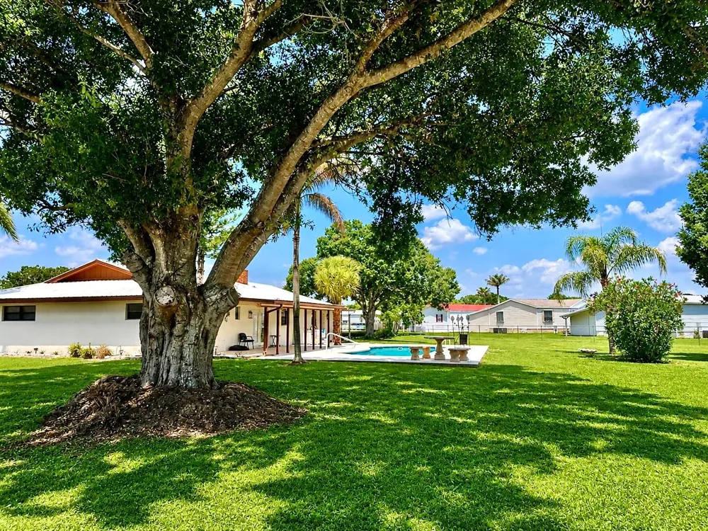 3856 SW 11TH AVENUE Okeechobee, FL 34974