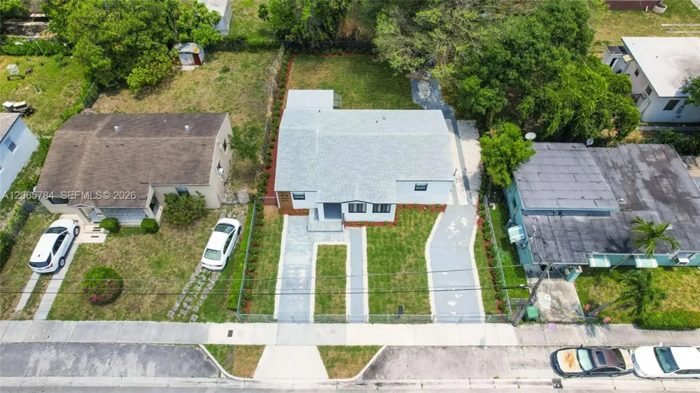1121 NW 57th St Miami, FL 33127