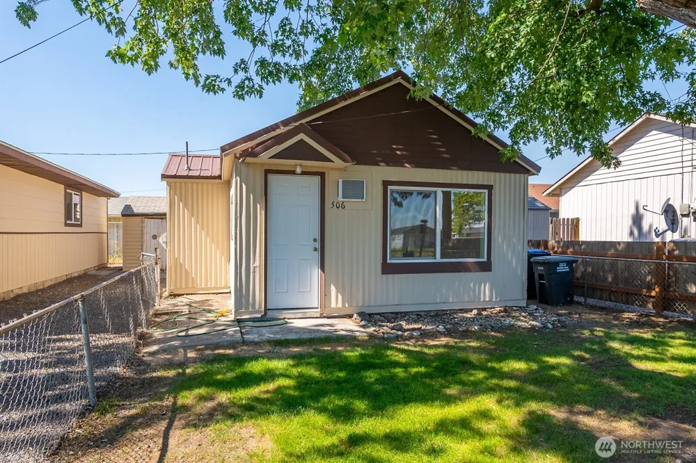 2104 W Spruce Street Moses Lake, WA 98837