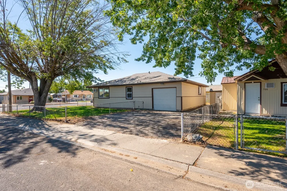 2104 W Spruce Street Moses Lake, WA 98837