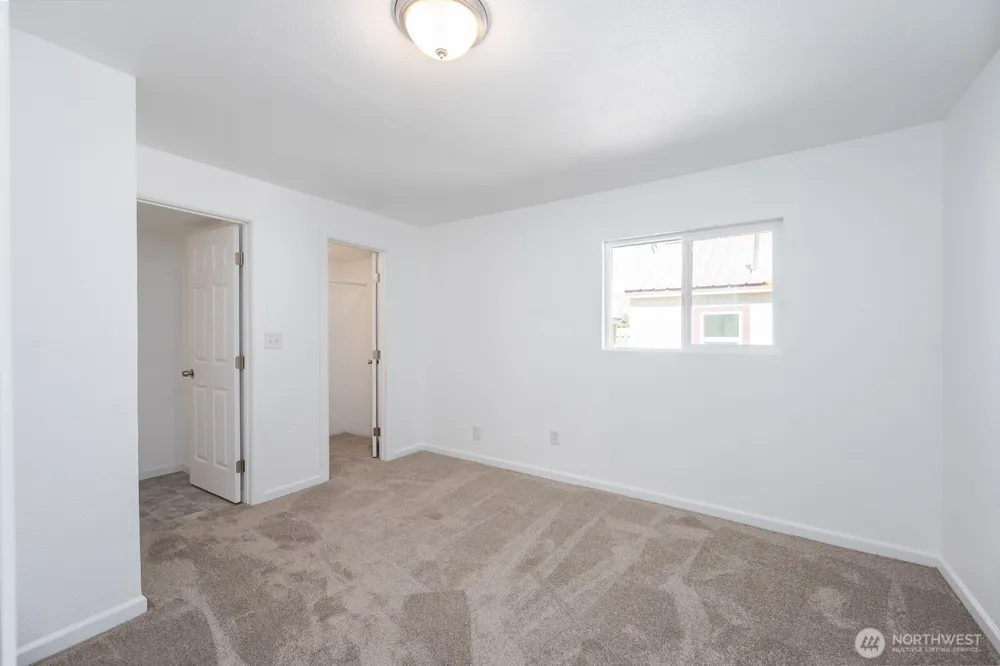2104 W Spruce Street Moses Lake, WA 98837