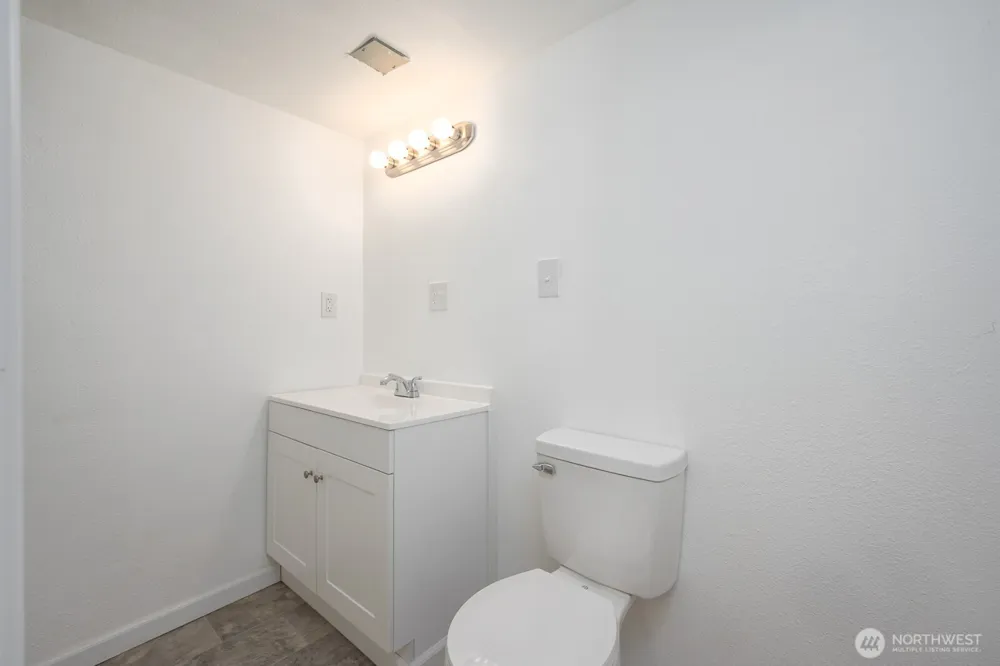 2104 W Spruce Street Moses Lake, WA 98837