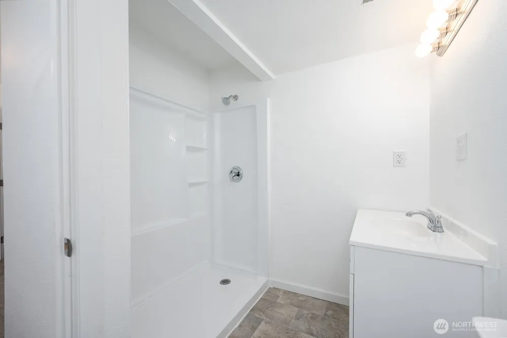 2104 W Spruce Street Moses Lake, WA 98837