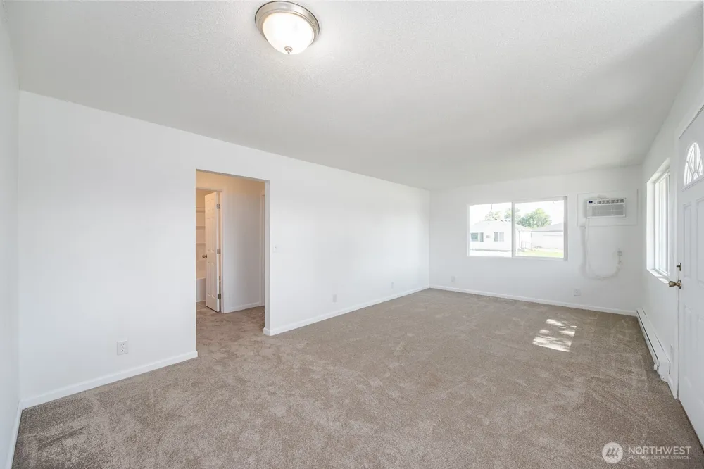 2104 W Spruce Street Moses Lake, WA 98837