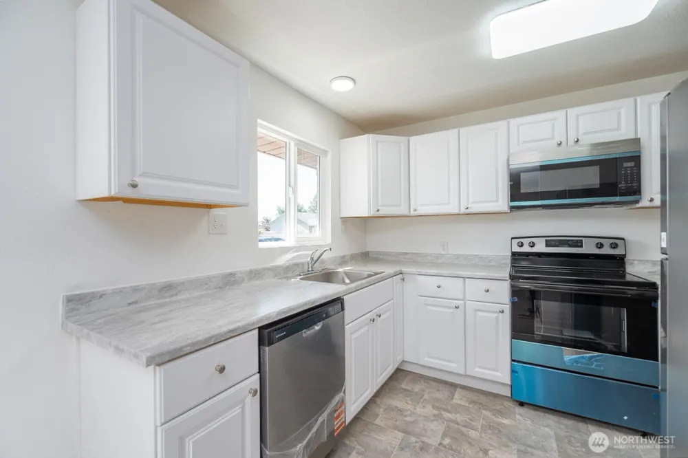 2104 W Spruce Street Moses Lake, WA 98837