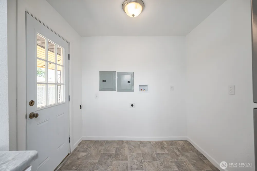 2104 W Spruce Street Moses Lake, WA 98837