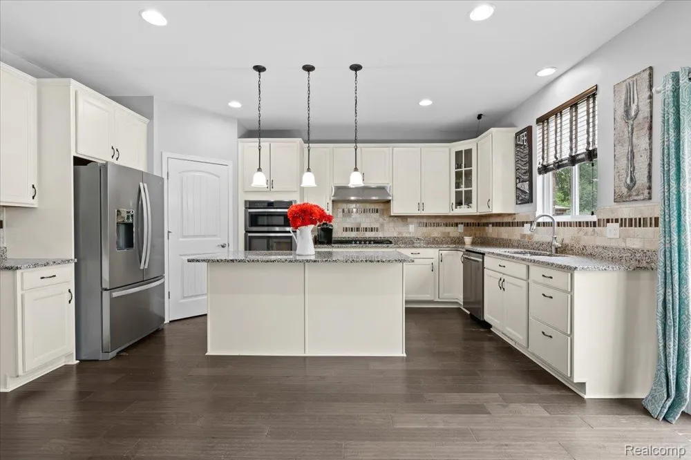 49645 Hartwick Drive Novi City, MI 48374