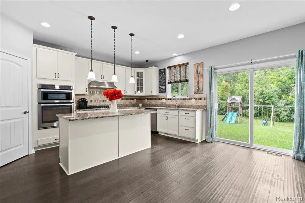 49645 Hartwick Drive Novi City, MI 48374