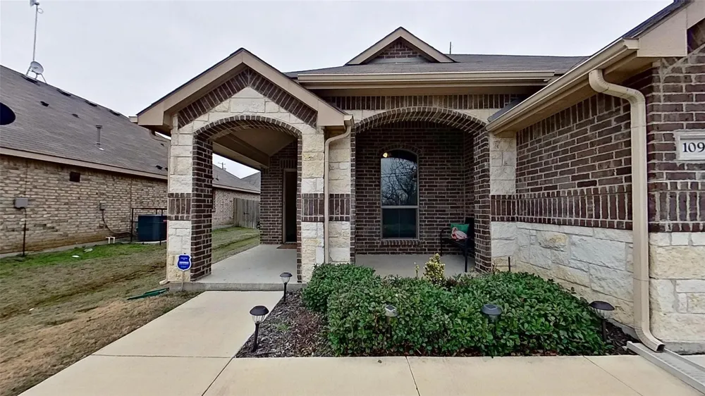 109 Henrietta Street Ferris, TX 75125