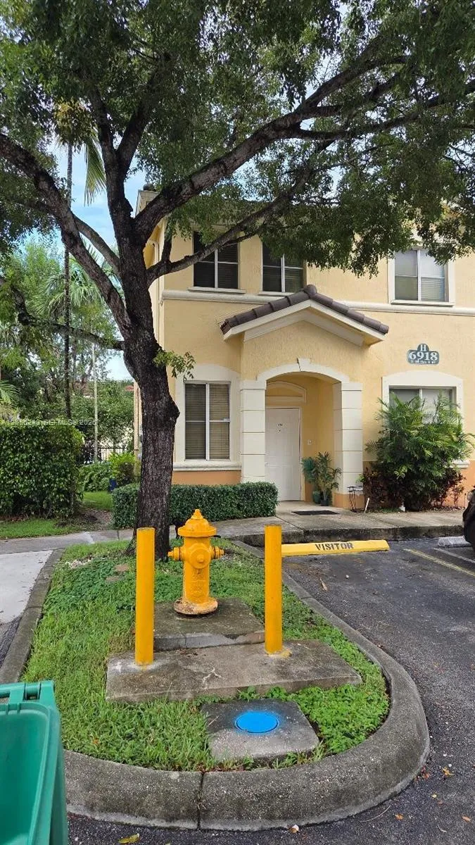 6918 NW 177th St #H100 Hialeah, FL 33015