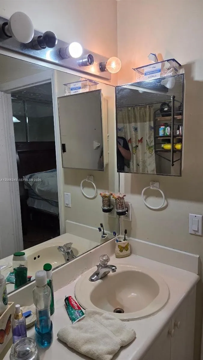 6918 NW 177th St #H100 Hialeah, FL 33015
