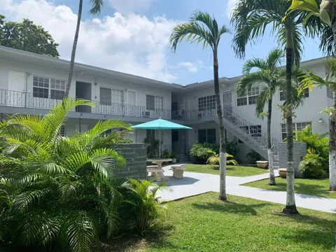 555 SW 16TH AVENUE #15