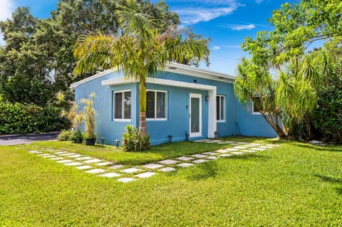 3305 SW 15th Street