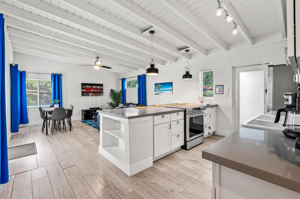 3305 SW 15th Street Fort Lauderdale, FL 33312
