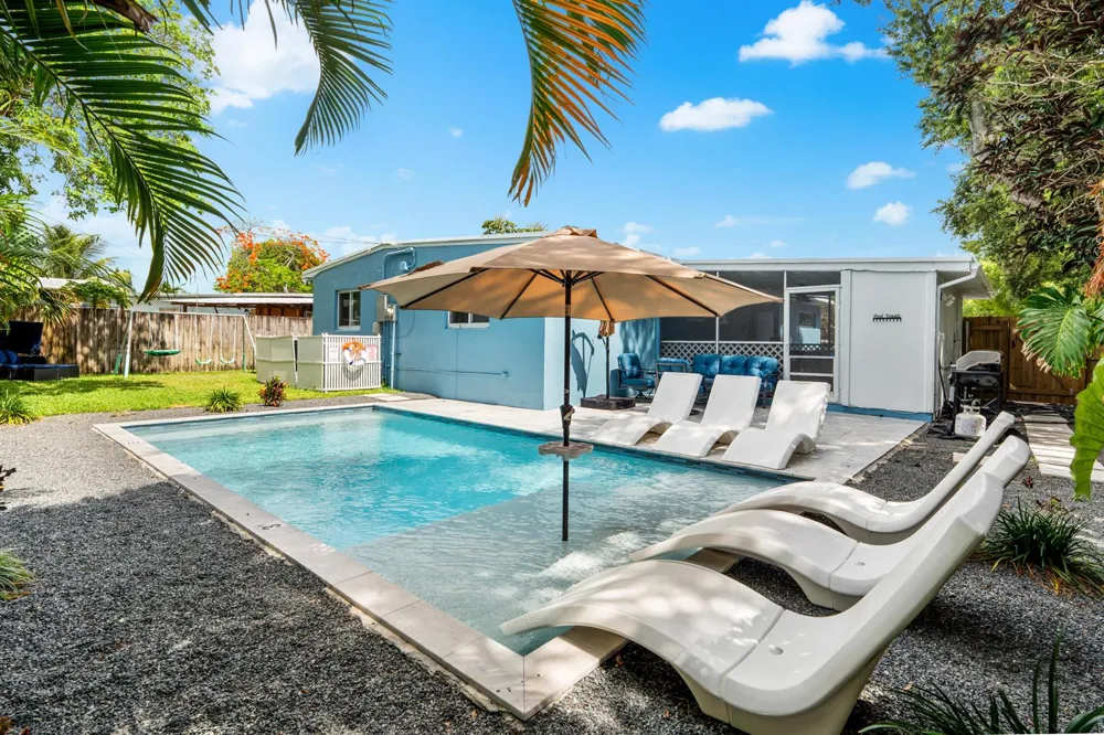 3305 SW 15th Street Fort Lauderdale, FL 33312