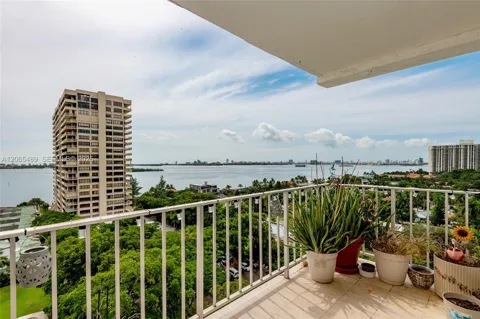 11111 Biscayne Blvd #1228