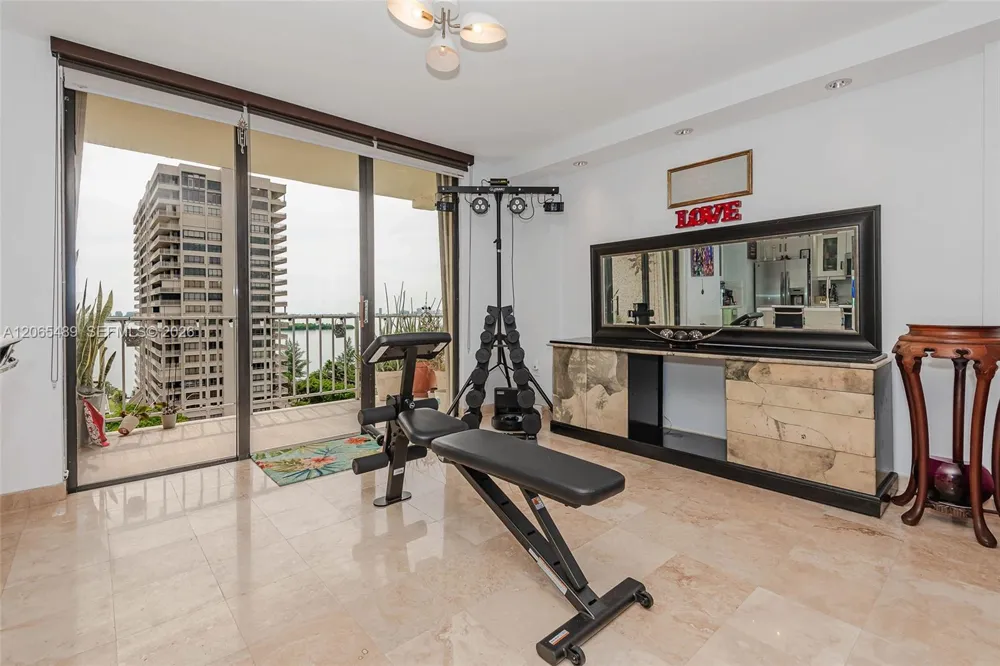 11111 Biscayne Blvd #1228 Miami, FL 33181