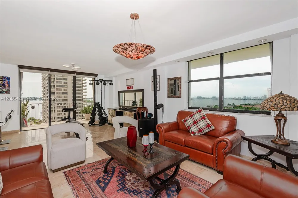 11111 Biscayne Blvd #1228 Miami, FL 33181