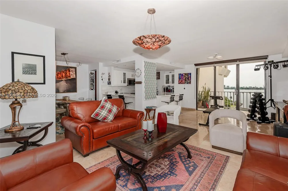 11111 Biscayne Blvd #1228 Miami, FL 33181