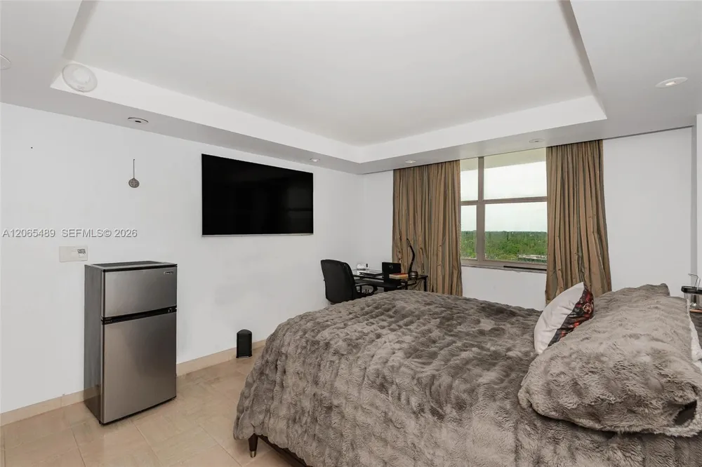 11111 Biscayne Blvd #1228 Miami, FL 33181