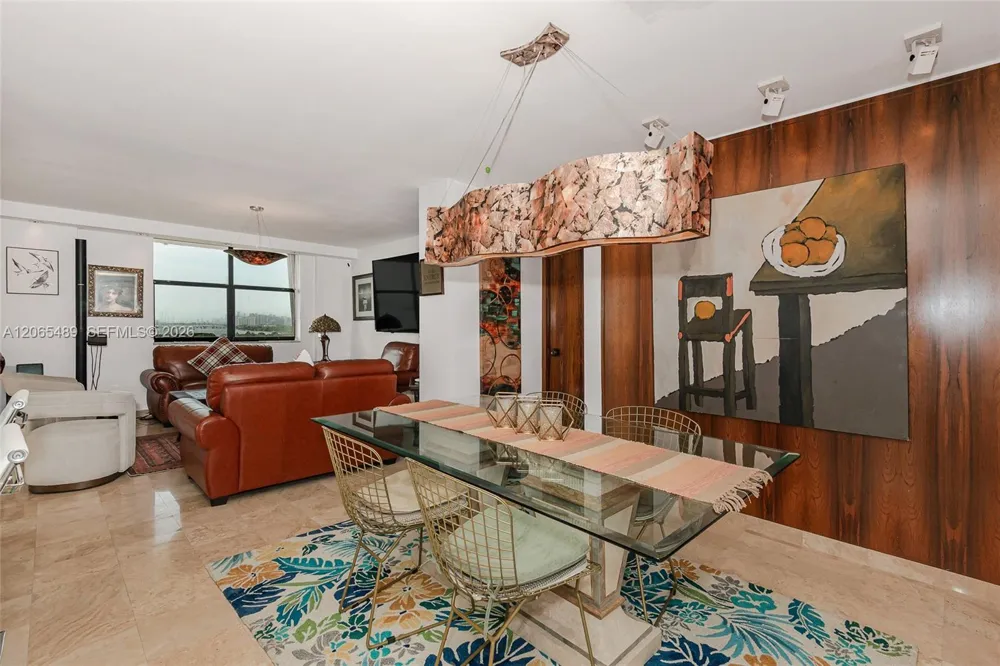 11111 Biscayne Blvd #1228 Miami, FL 33181