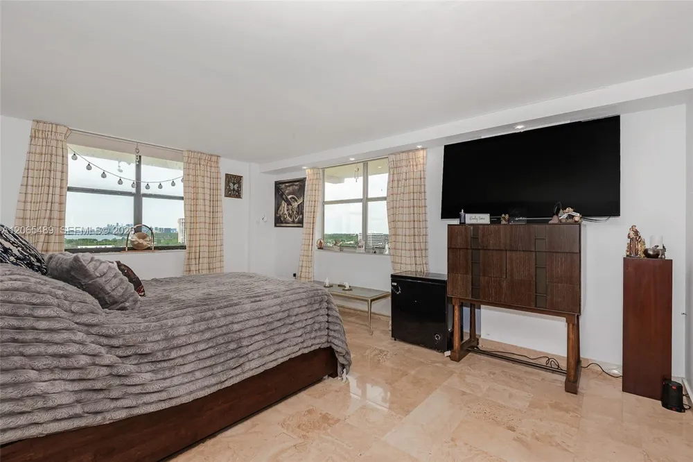 11111 Biscayne Blvd #1228 Miami, FL 33181