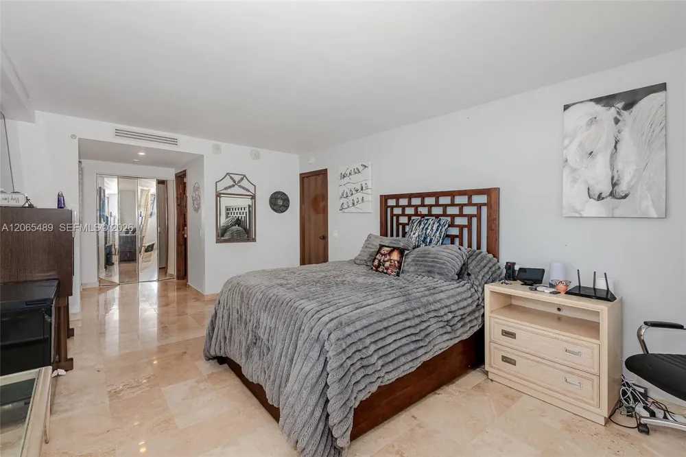 11111 Biscayne Blvd #1228 Miami, FL 33181